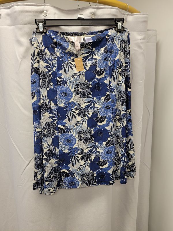 Nine &amp; CO Blue Floral Skirt (XL)pre-owned