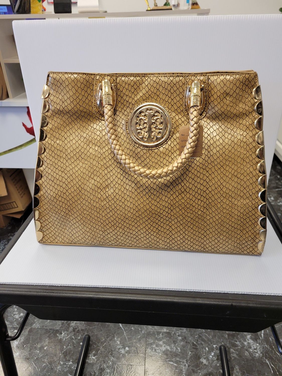 Gold Snake Print Textured Purse (pre-owned)