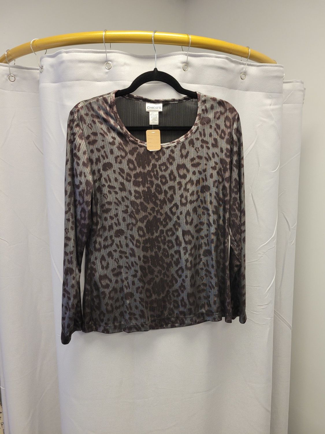 Chicos Plus Size Shiny Leopard Print (1X)pre-owned