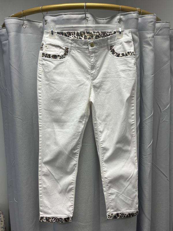 Chico&#39;s Platinum Animal Print Trim Pants (1.5) M/10 Pre-owned
