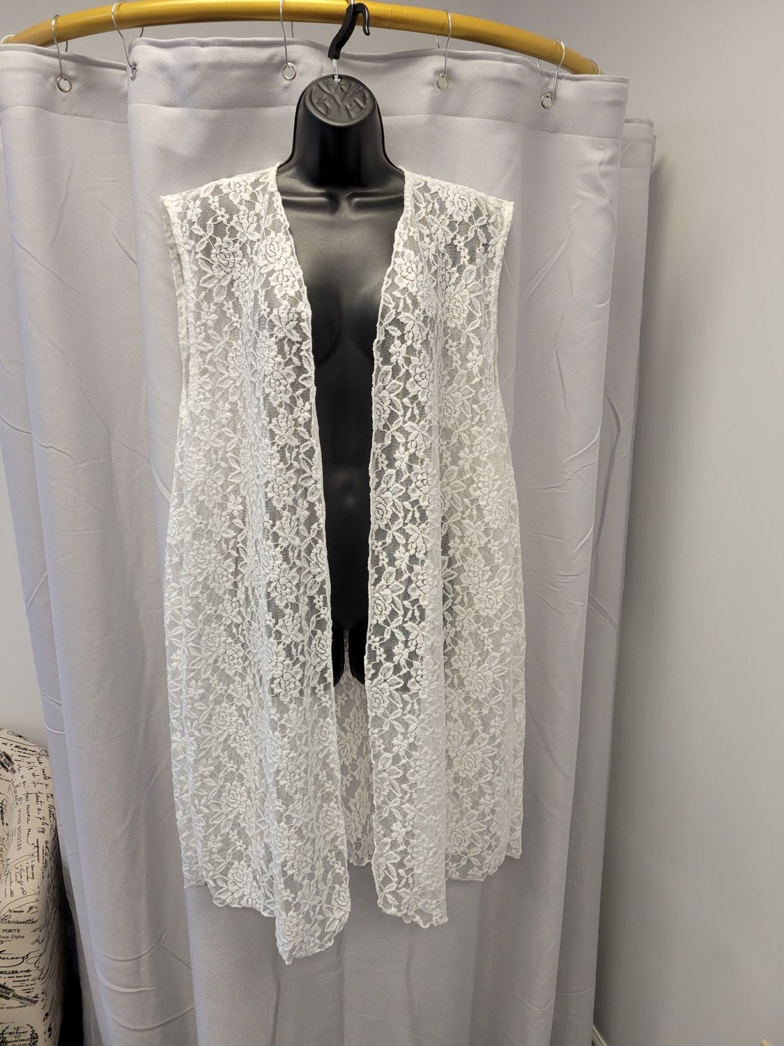 White Lace Cover up (XL)(pre-owned)