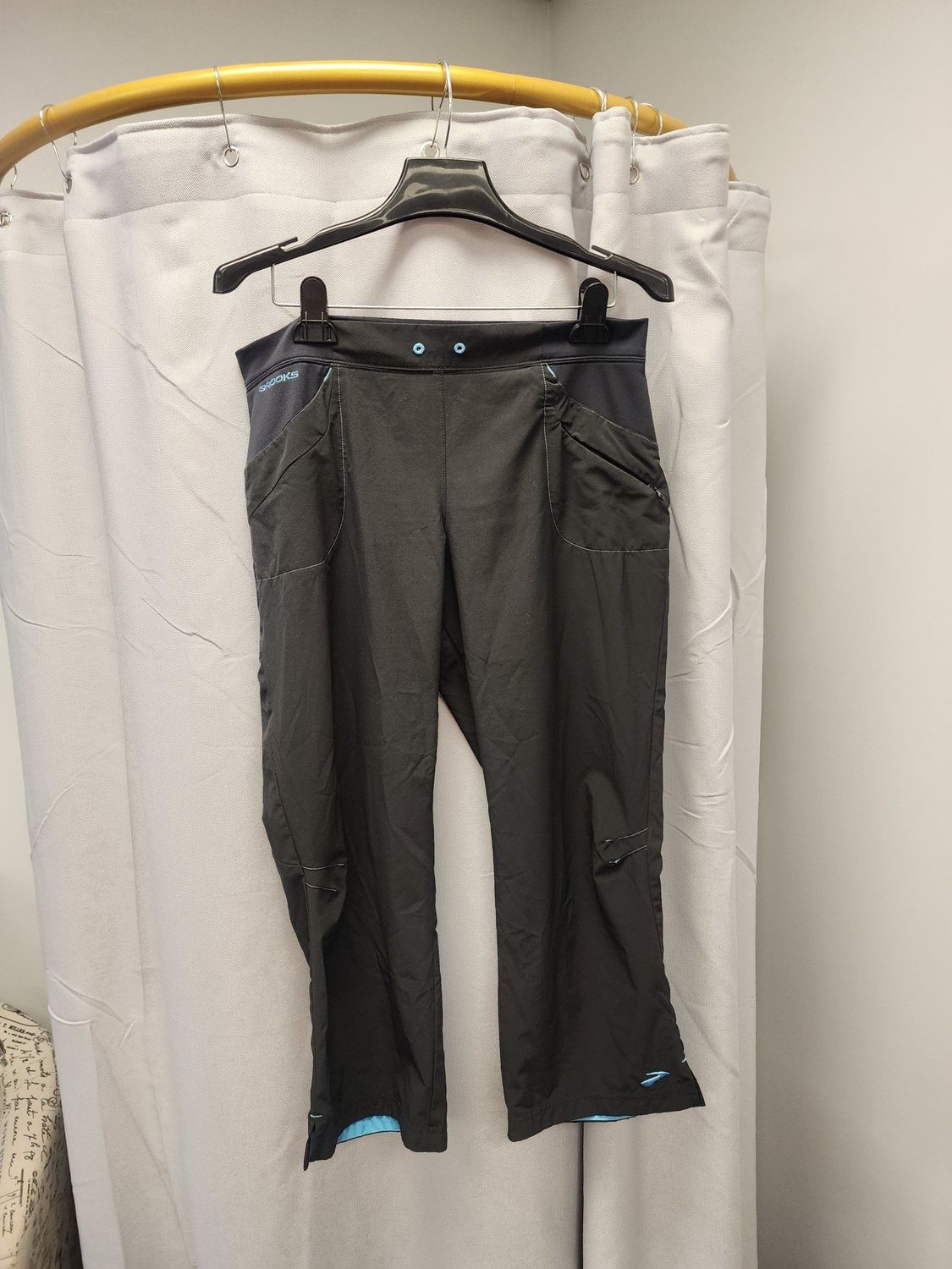 Brooks Black Wide Leg Capri Joggers (M)