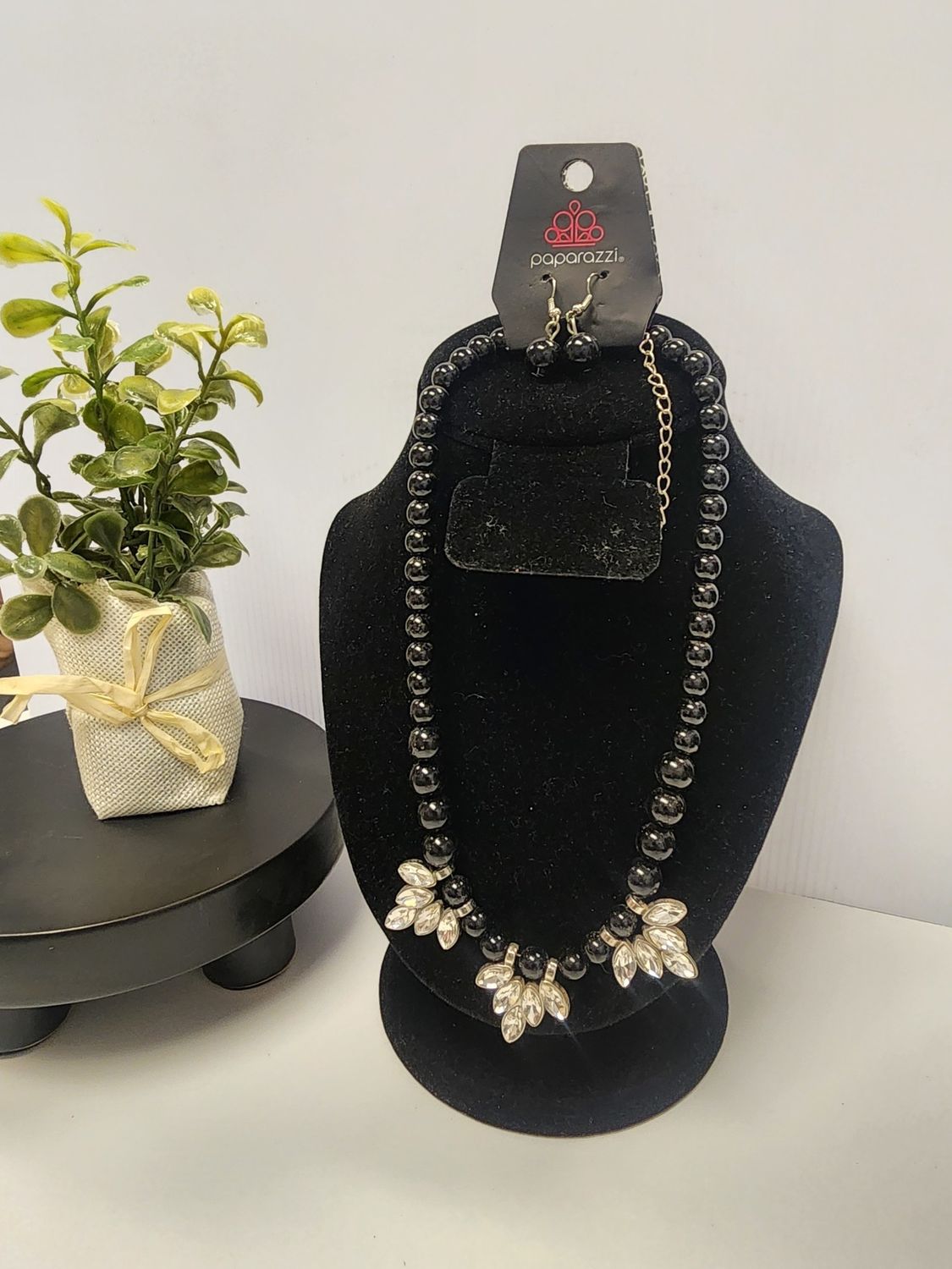 Paparazzi: Society Socialite Black (NWT)