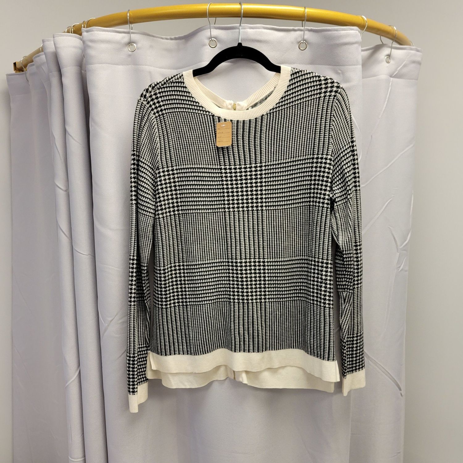 H&amp;M Black and White Plaid (M) Pre-owned