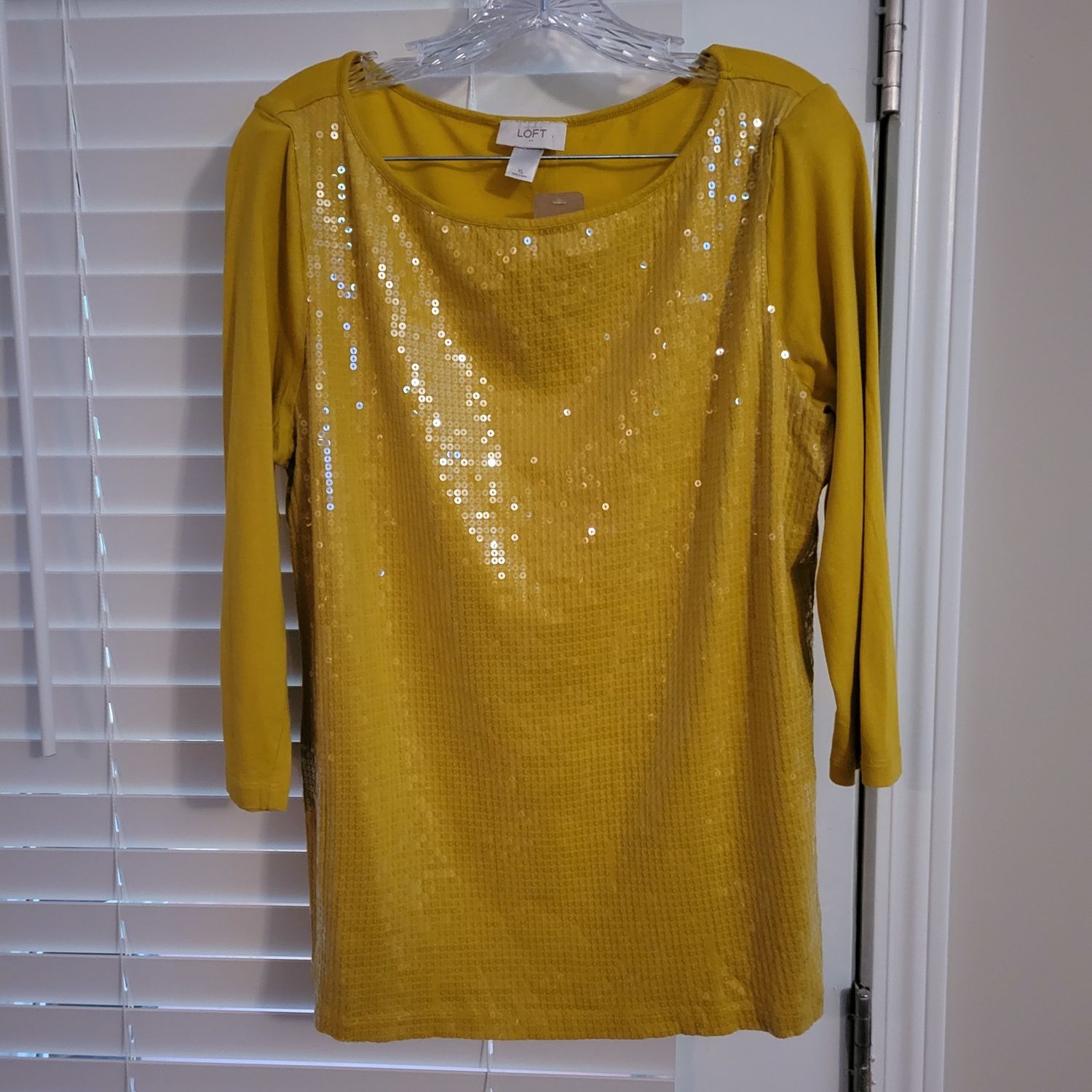 Loft  Plus Size Yellow Sequin Top (XL) Pre-owned