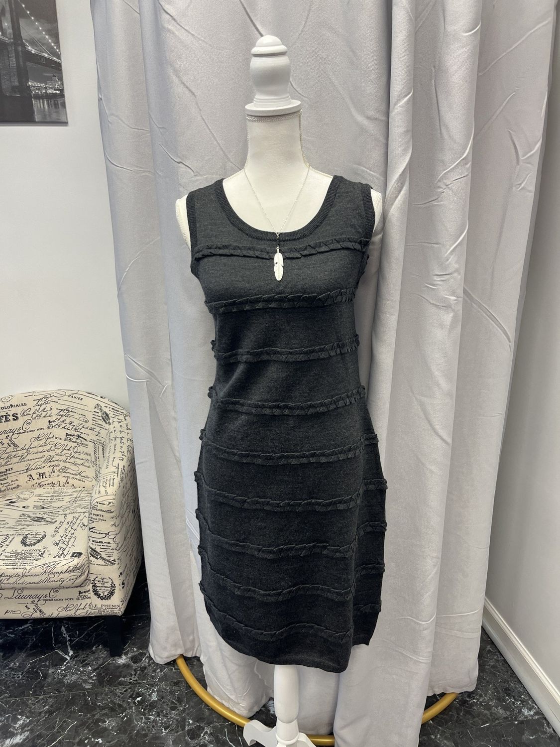 Calvin Klein Gray Knit Dress (M) Pre-owned