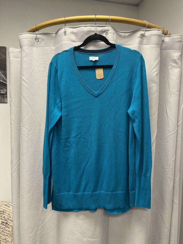 Crown &amp; Ivy Turquoise Sweater (L) Pre-owned