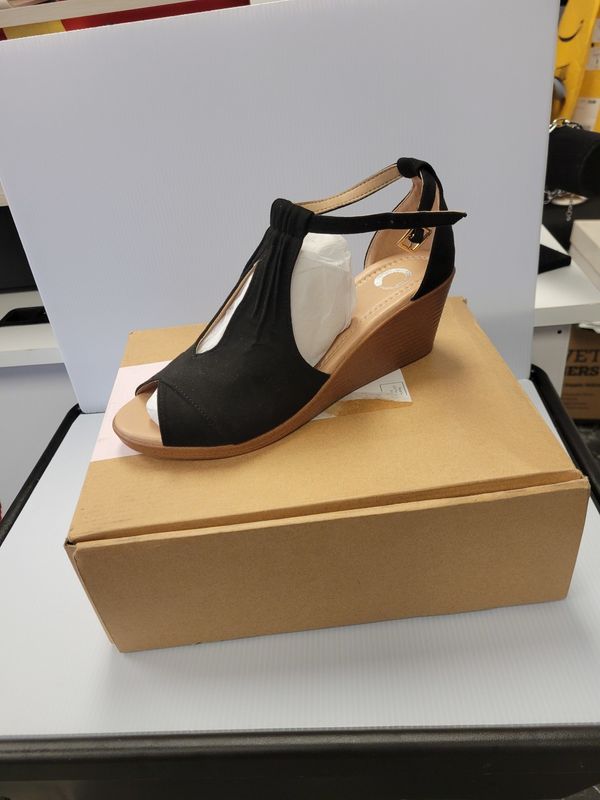 Journee Blk Wedge Heels (NWT) (8.5)