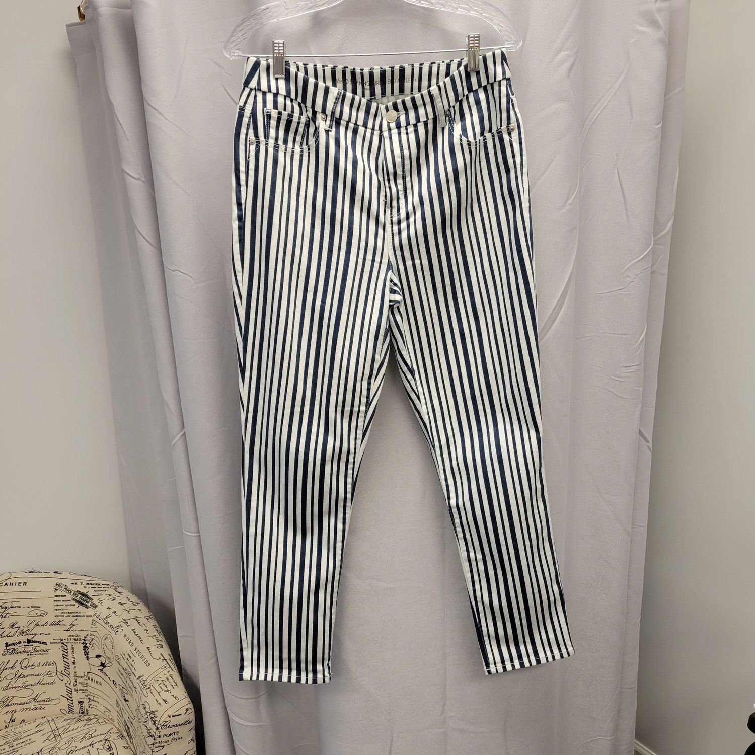 Chico&#39;s So Slimming Girlfriend Ankle Denim (1)8-M Pre-owned
