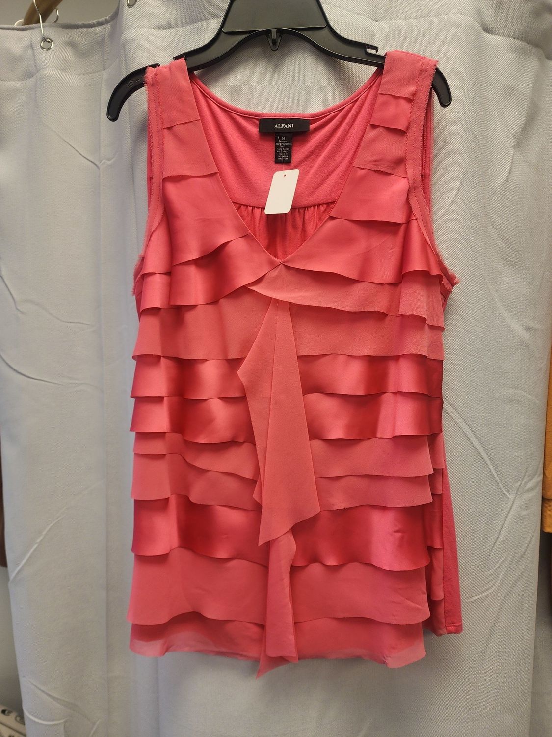 Alfani Ruffle Tiered Top (M) Pre-owned