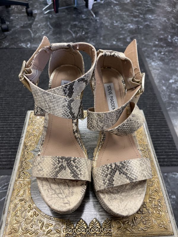 Steve Madden Snake Print Wedge Sandals (8) Pre-owned