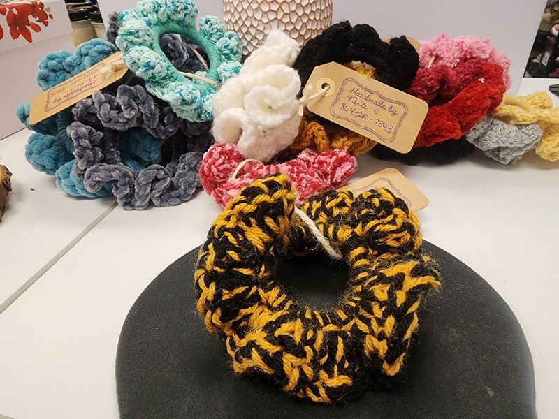 XL Acrylic Black/Gold Handmade Scrunchie