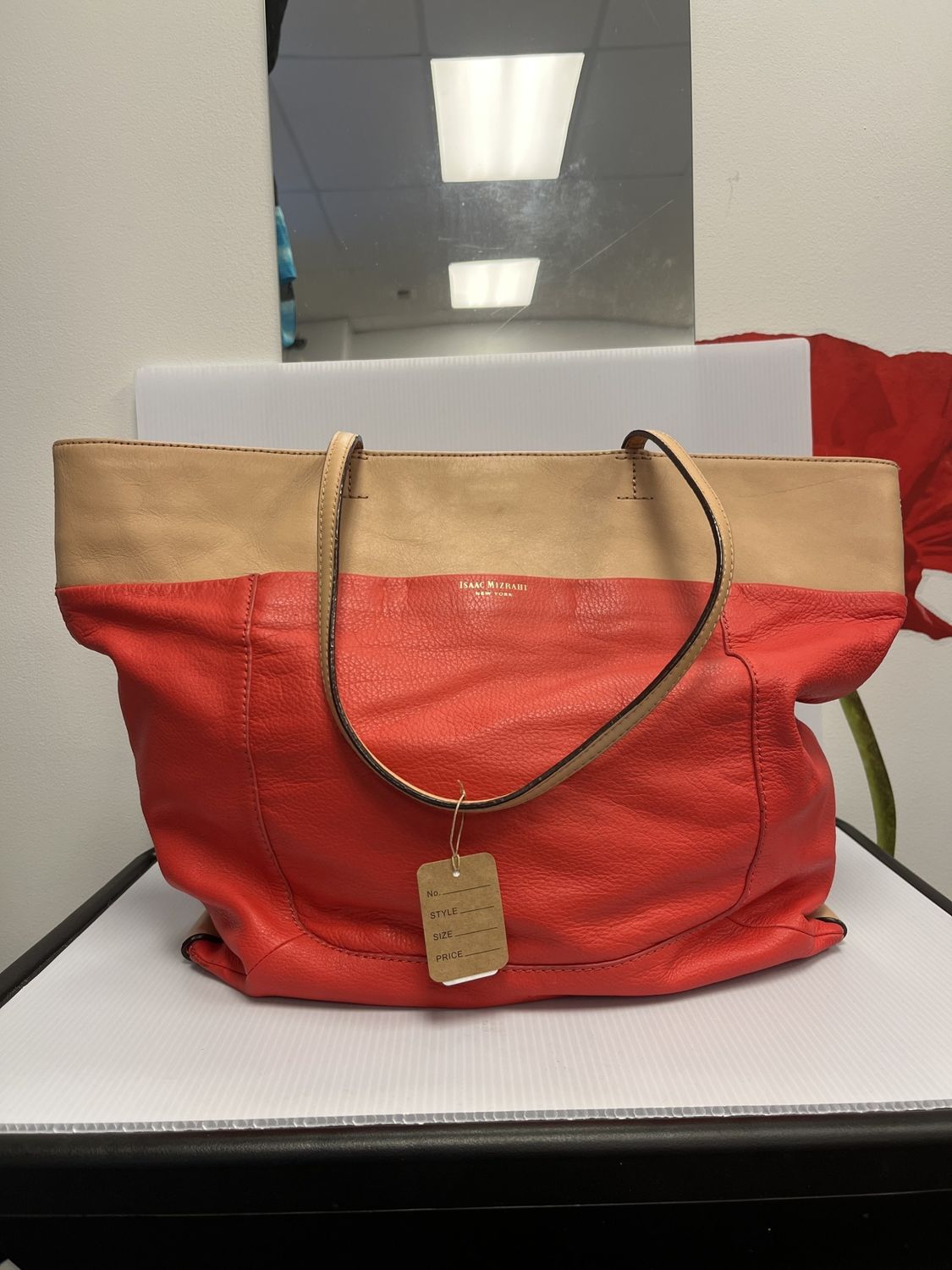 Isaac Mizrahi Cream and Red Leather Tote Bag (Pre-owned)