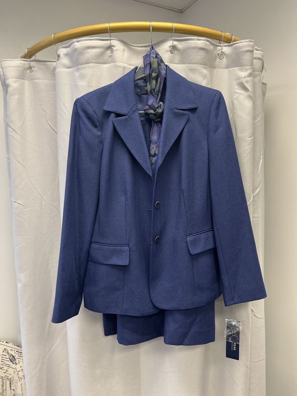 Jones Wear Suit Two Piece Purple Blazer &amp; Skirt w/ Scarf (12) NWT