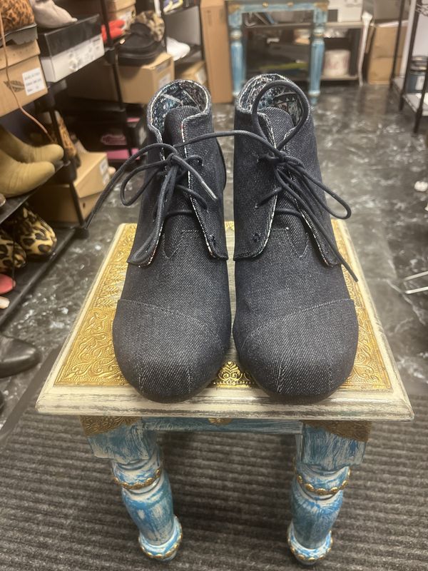C Est 1946 Denim Blue Women&#39;s Wedge Booties (10M) NWT