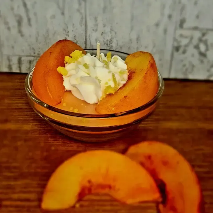 IScape Candle Co. Peaches n Cream Dessert Candle (3.5oz)
