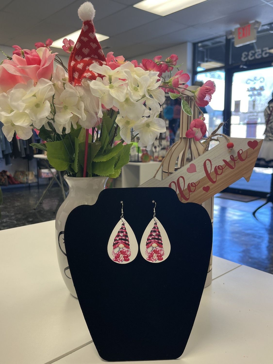 White Teardrop Gnome Heart hat Earrings