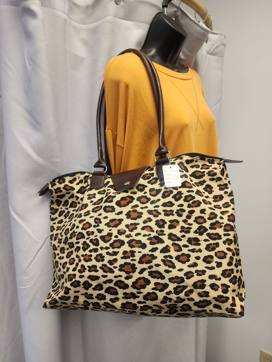 Joann Marie Large Animal Print Travelbag (Pre-owned)