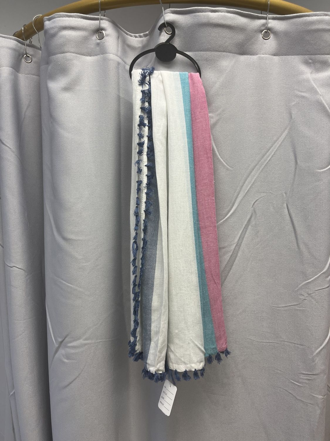Saro Lifestyle Multicolored Striped Scarf (Pink/Green/Blue/White)