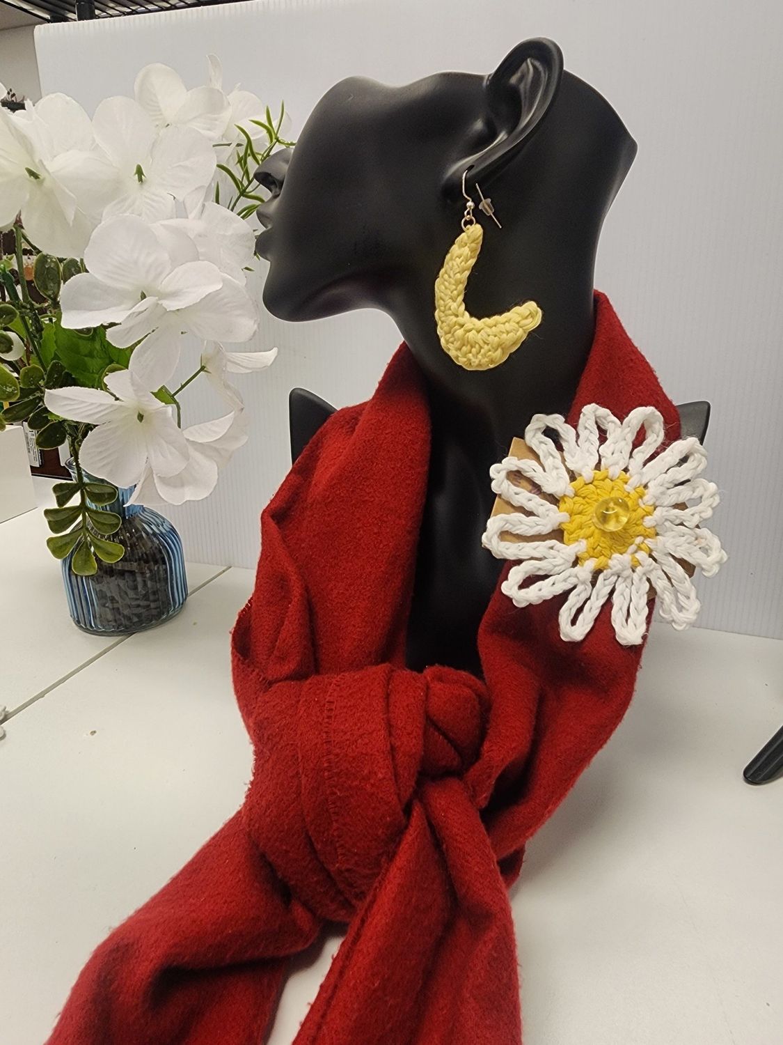 Crochet Cotton Daisy Broach