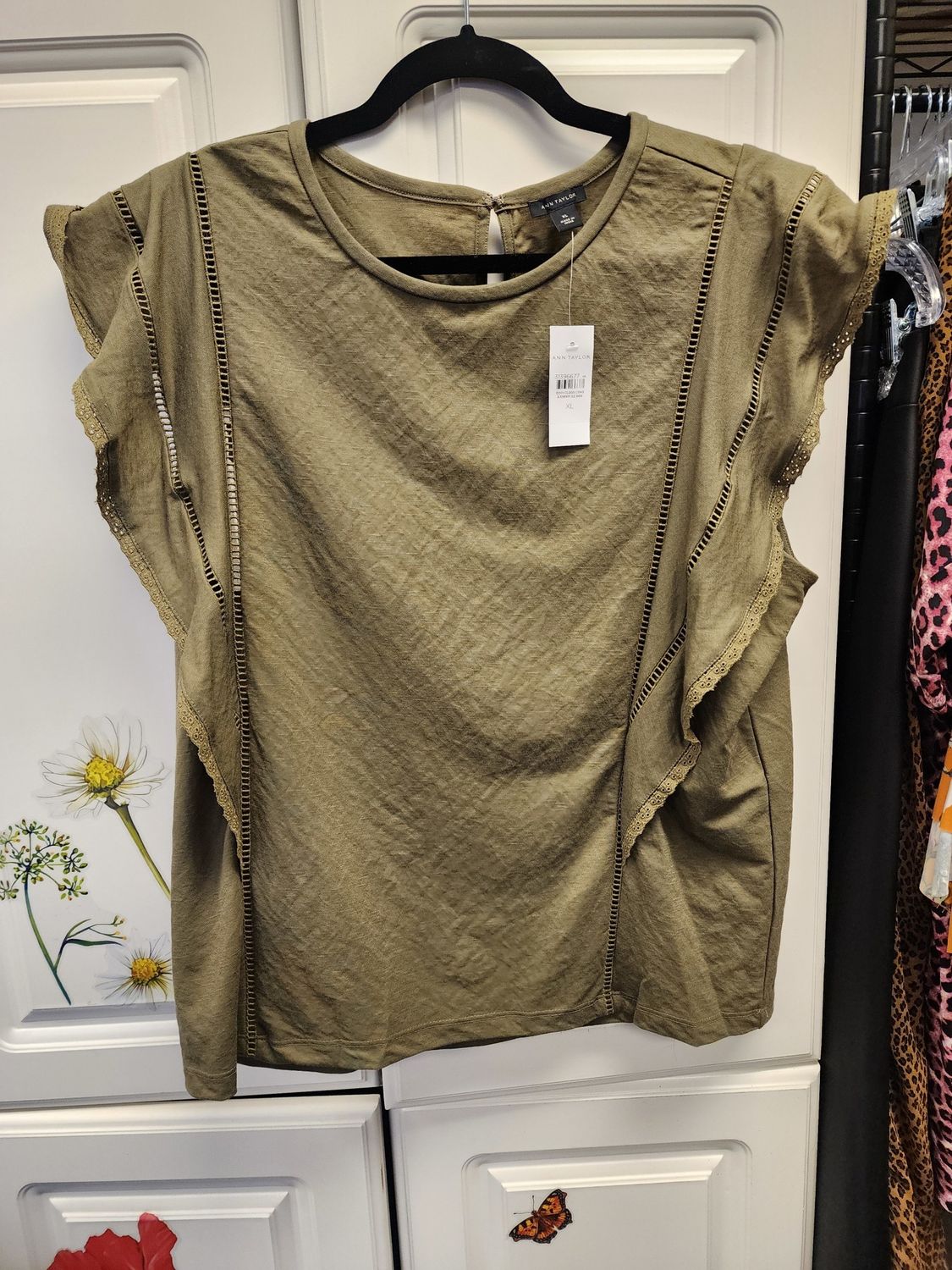Ann Taylor Green Ruffled Short Sleeve Top (XL) nwt