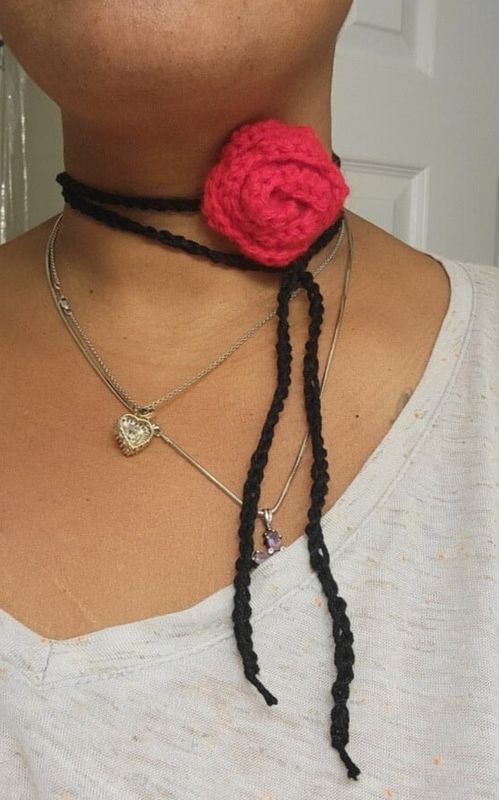 Crochet Blk/Red Cotton/Acrylic Choker w/ Rose