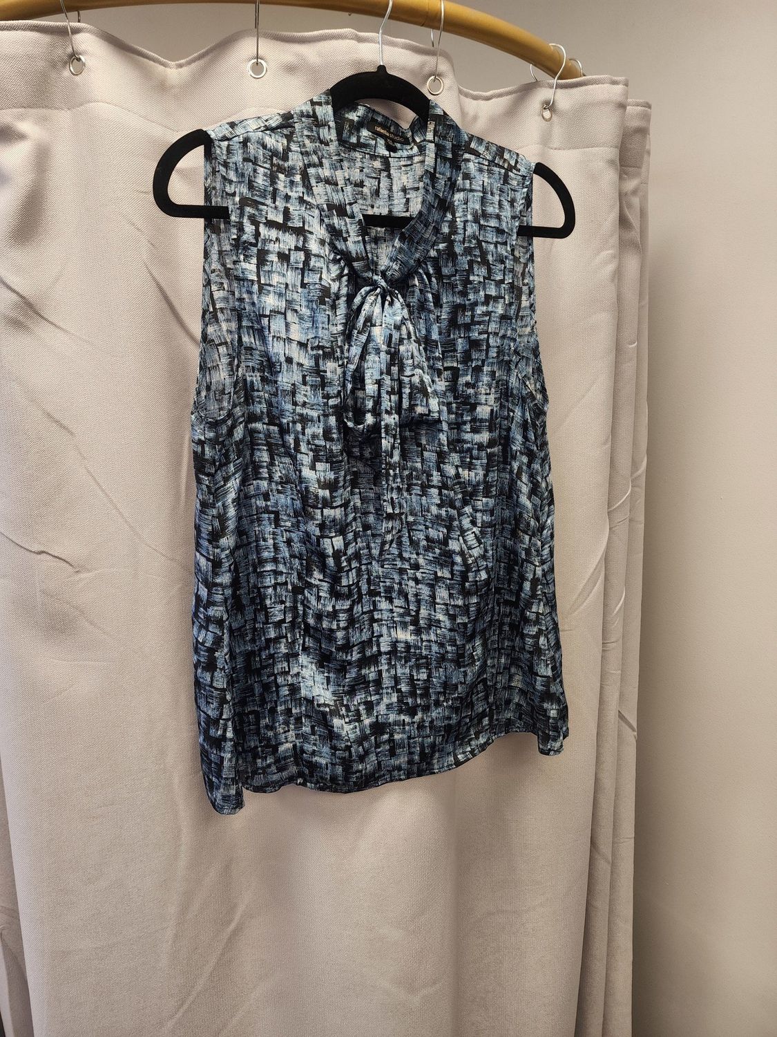 Rafaella Studio Printed Sleeveless Top with Neck Tie (XL) Pre-owned