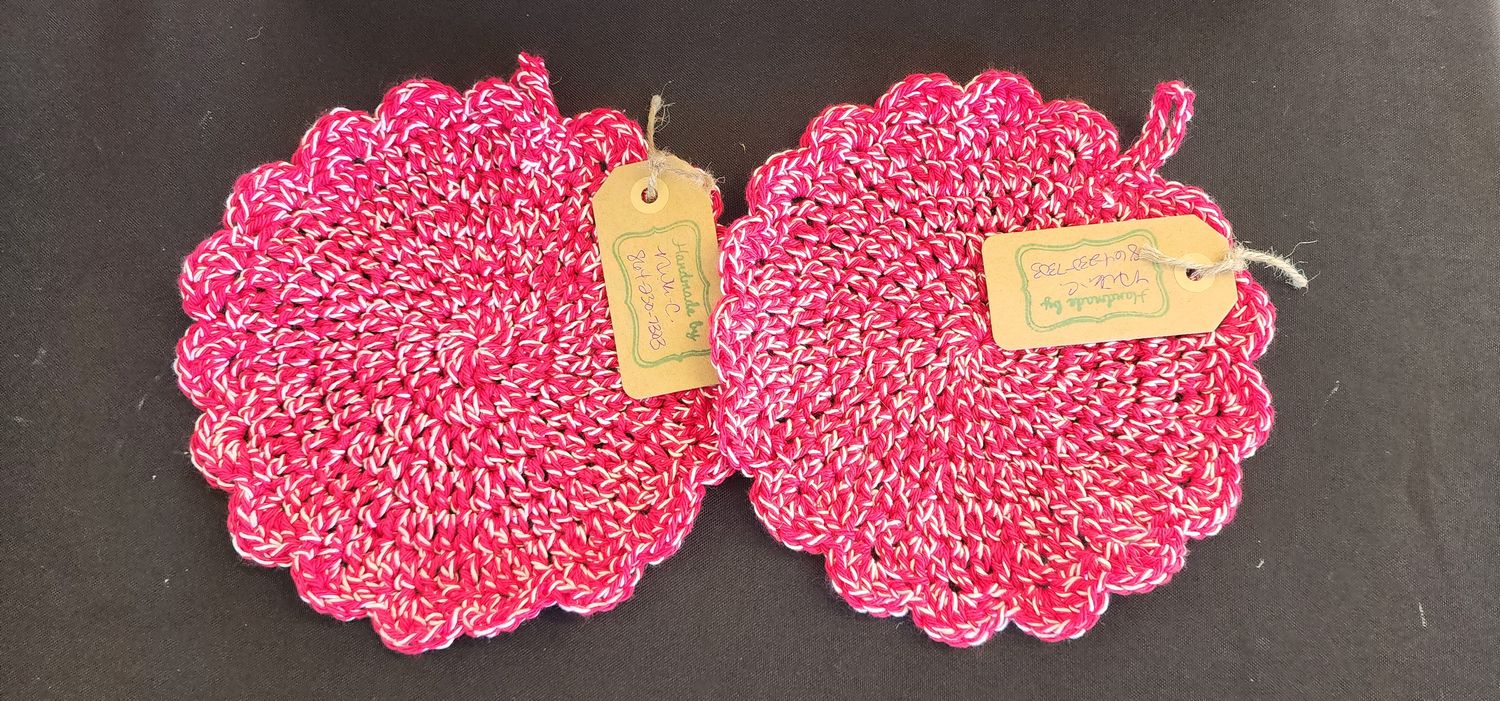 Crochet Christmas Red Scalloped Edge Potholder