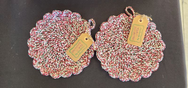 Crochet Holly Jolly Scalloped Edge Potholder