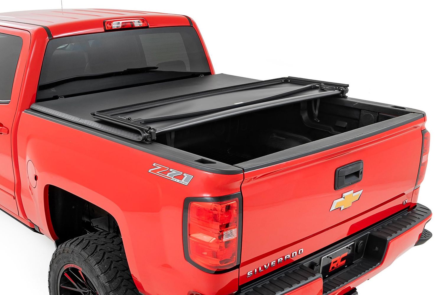 Soft Tri-Fold Bed Cover | 5'9 Soft Tri-Fold Bed Cover | 5'9" Bed | Chevy/GMC 1500 (14-18 & Classic)