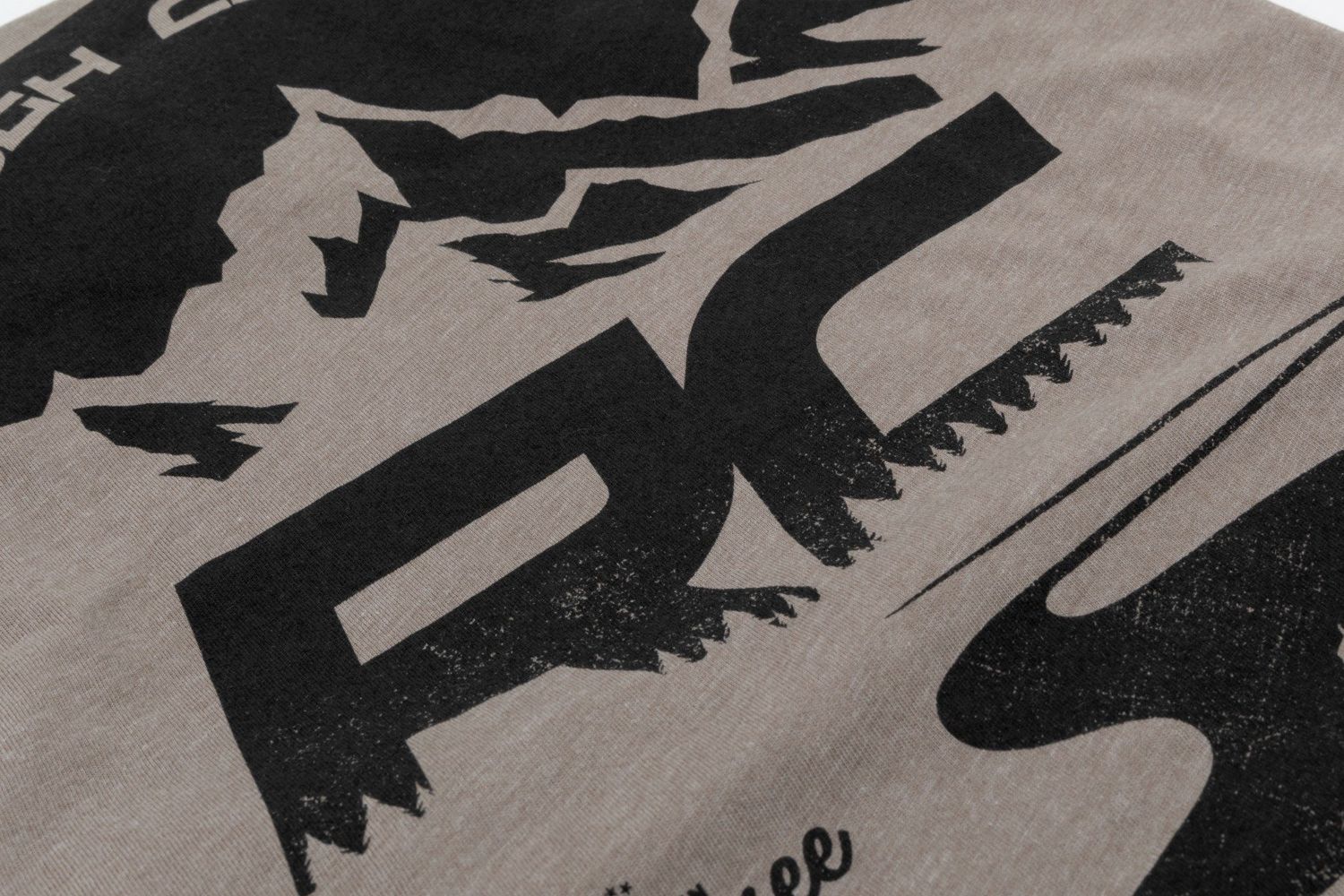 Rough Country T-Shirt | RC Mountains | Warm Gray | XL