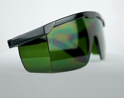 NIR-Safety-Glasses