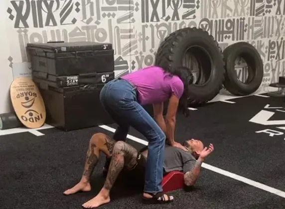 Proper sit-up over Power Cushion fulcrum point