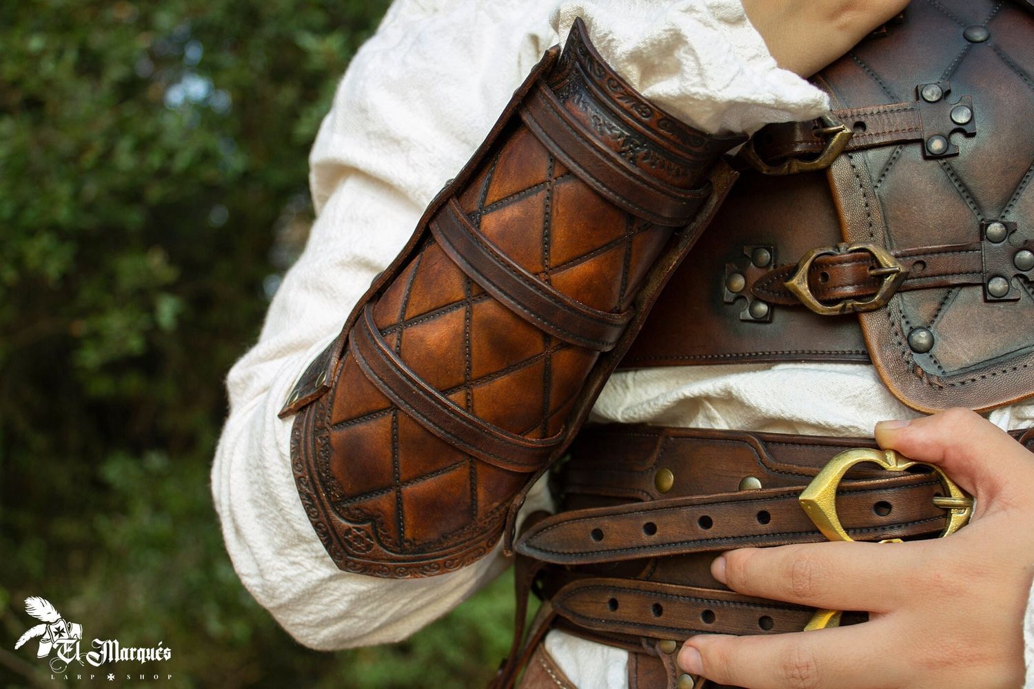 Leather medieval bracers for larp or cosplay. Handmade fantasy bracer, Witcher model