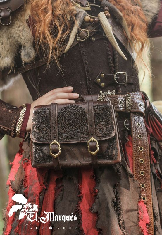 Viking leather belt bag. Nordic leather bag for Larp. Leather Viking/Celtic larp bag. For a barbarian, pagan or medival cosplay.
