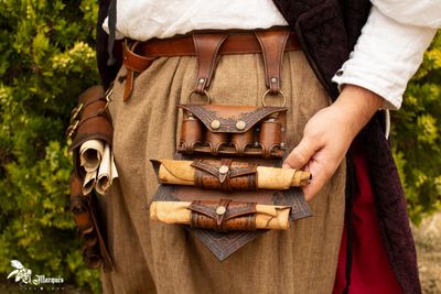 Leather potion holder for larp alchemist