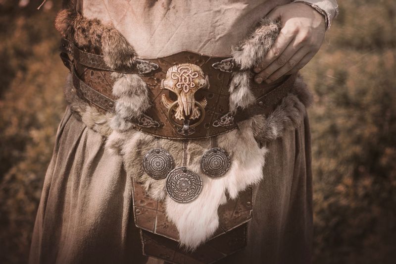 Berserkr belt. LARP leather wide belt berserker or barbarian. Fantasy war belt with skull.