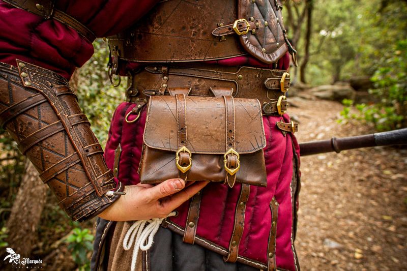 Basic leather bag, Adventurer model