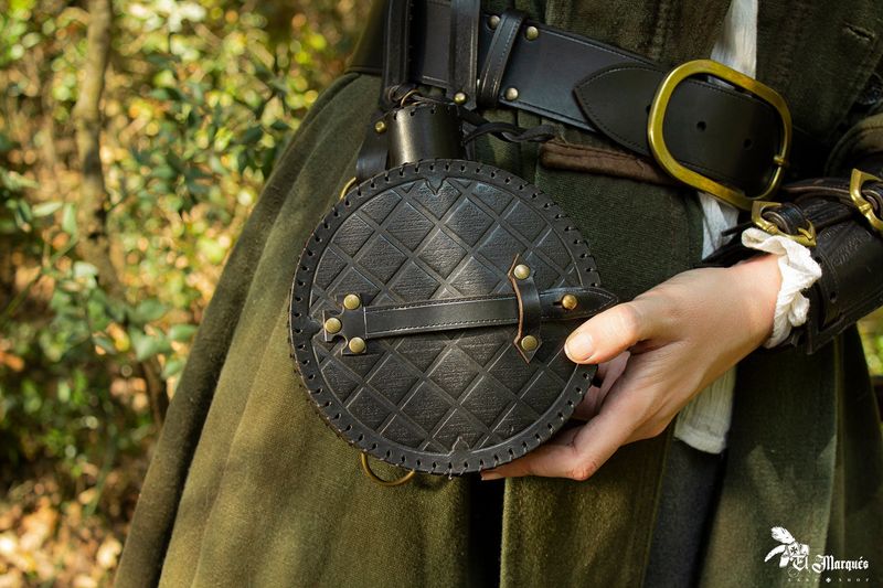 Medieval leather canteen. Medieval reenactment leather water bottle for larp or festival