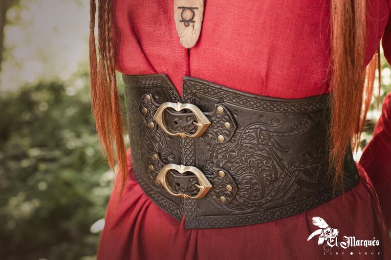 Viking leather corset belt. Renaissance fair fantasy belt. Shieldmaiden viking armor belt
