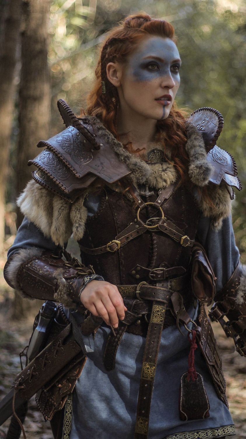 Viking fantasy style leather shoulder pad for larp and cosplay. Barbarian model