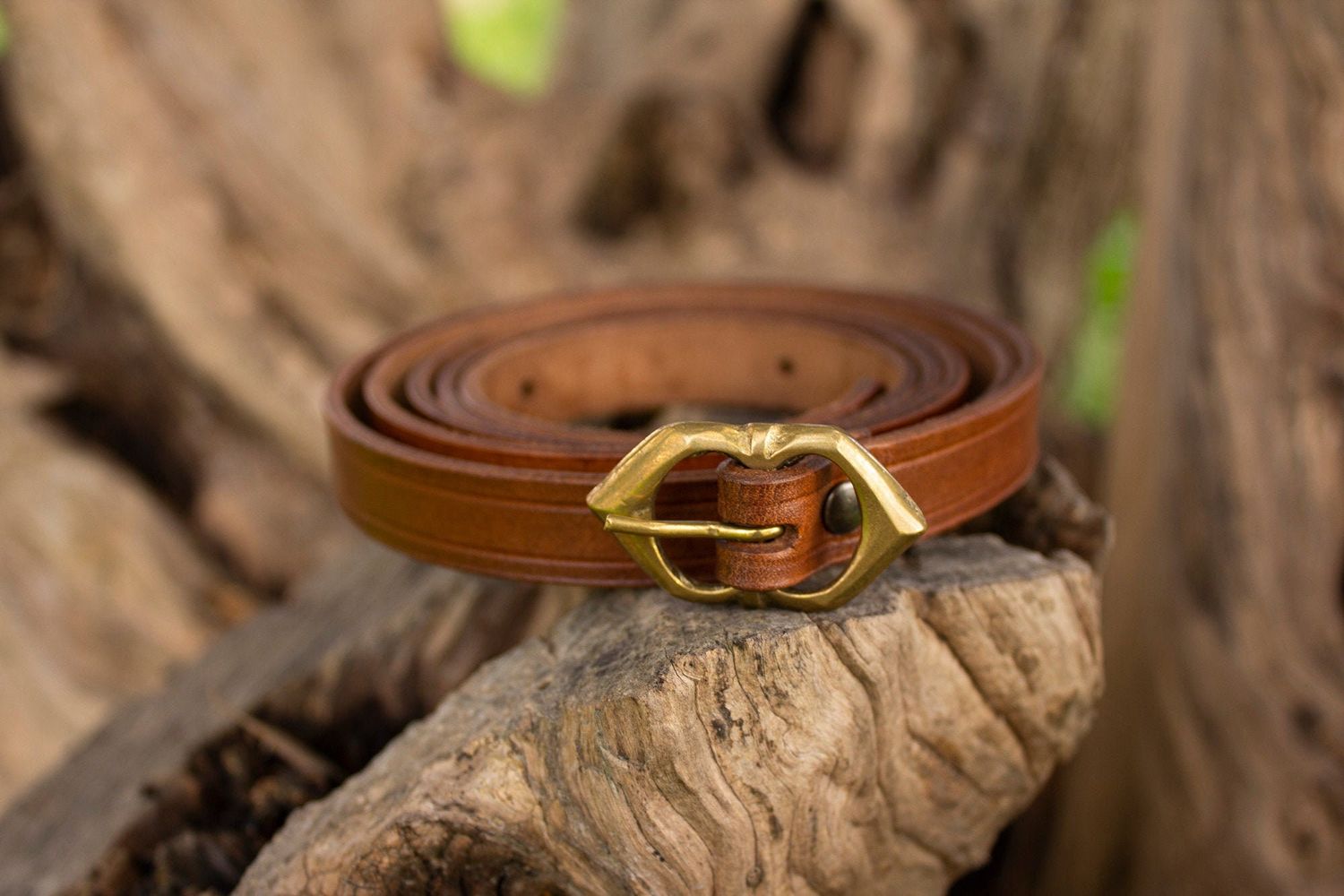 Medieval leather belt measure, basic accesory for Larp or cosplay.