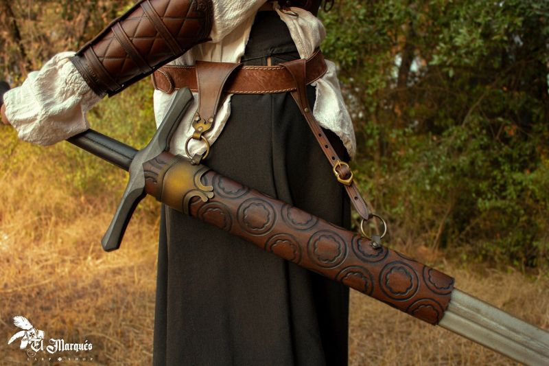 Leather scabbard for LARP swords