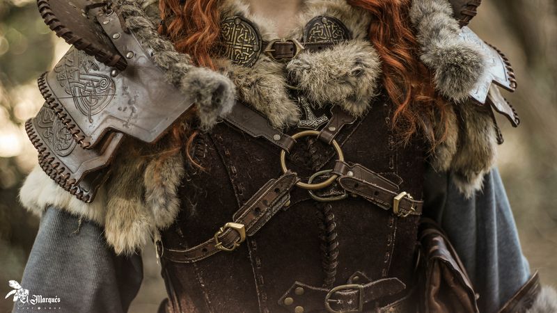 leather harness for shoulderpads