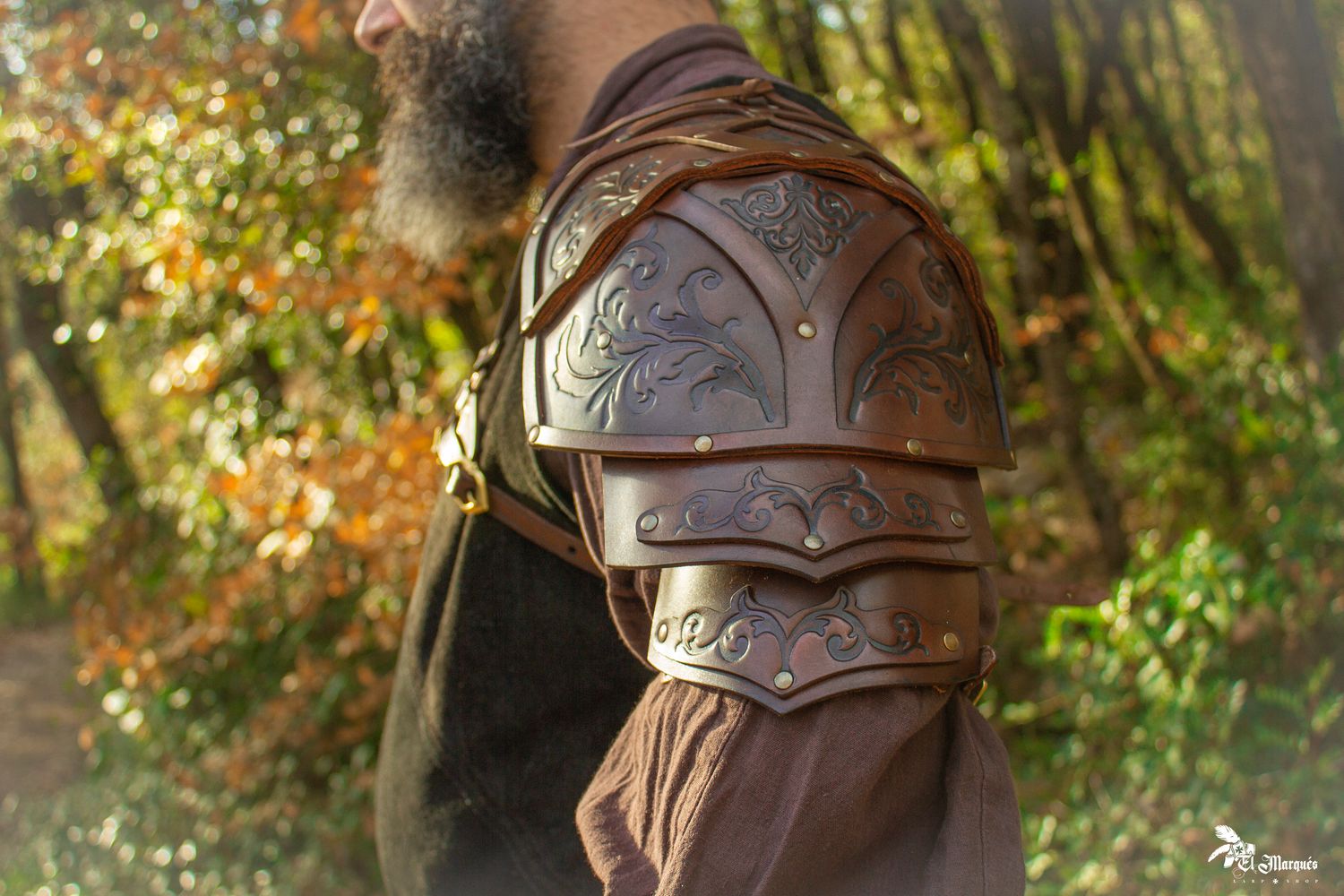 Steampunk shoulder, leather armor victorian with cosplay or larp