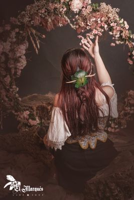 Leather leaf hair clip Leather leaf hair clip