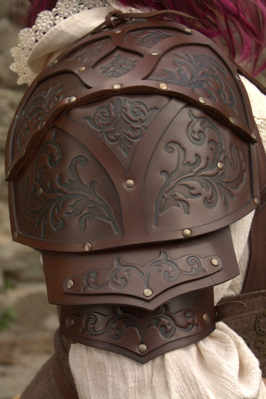 Steampunk shoulder, leather armor victorian with cosplay or larp