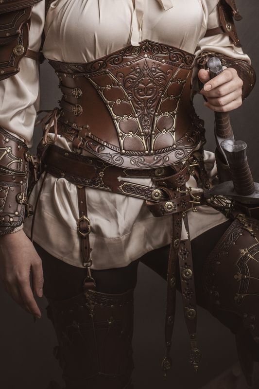 Fantasy underbust leather corset. Corset belt. Medieval corset with skirt hike for princess. LARP adjustable leather corset belt.