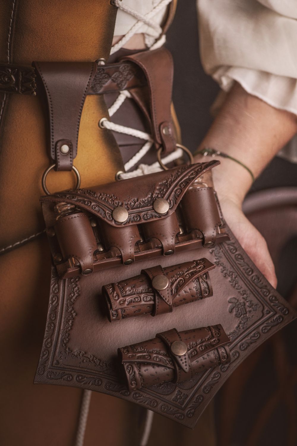 Leather potion holder for larp alchemist