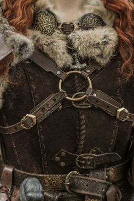 leather harness for shoulderpads